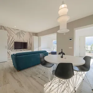Apartment Apartmentsgarda - L'isola Blu, Garda (Verona)